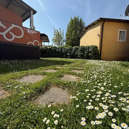 Village Butterfly Kamp alanı