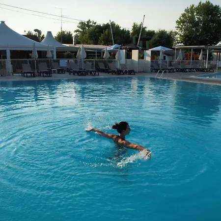 Village Butterfly Kamp alanı