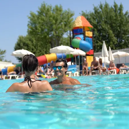Village Butterfly Kamp alanı Peschiera del Garda