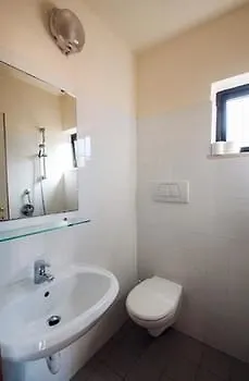 蝴蝶野营村旅馆 4*