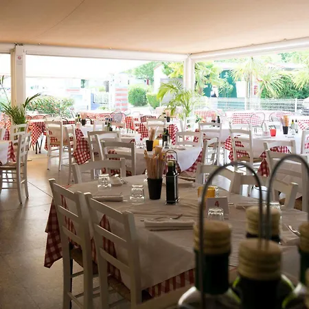 Village Butterfly 4* Пескьера-дель-Гарда
